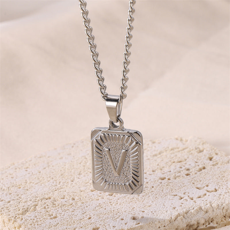 INITIAL NECKLACE