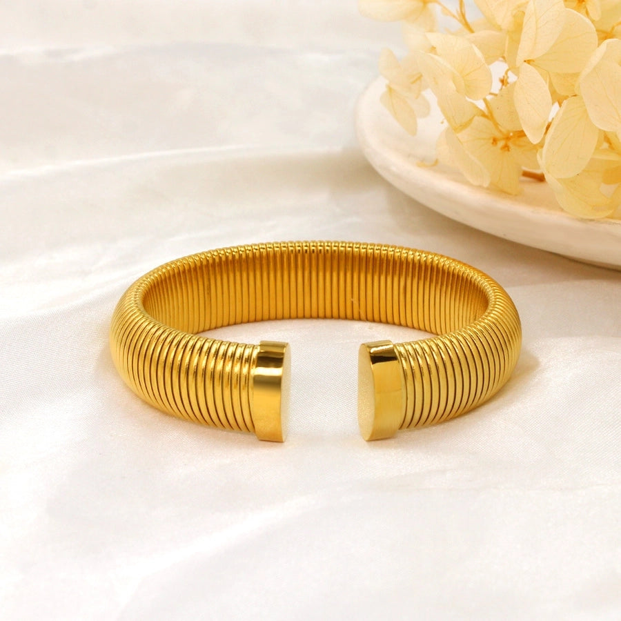 GOLD CLAMP BRACELET