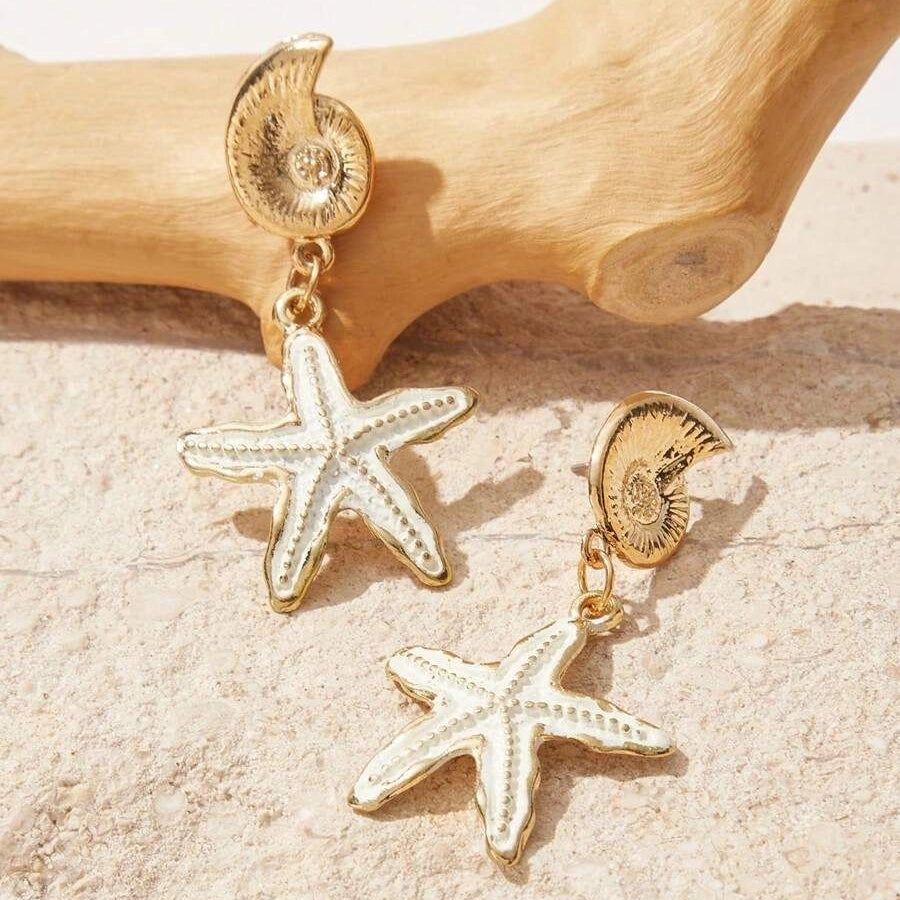 Sea Shell Loves Starfish Earrings