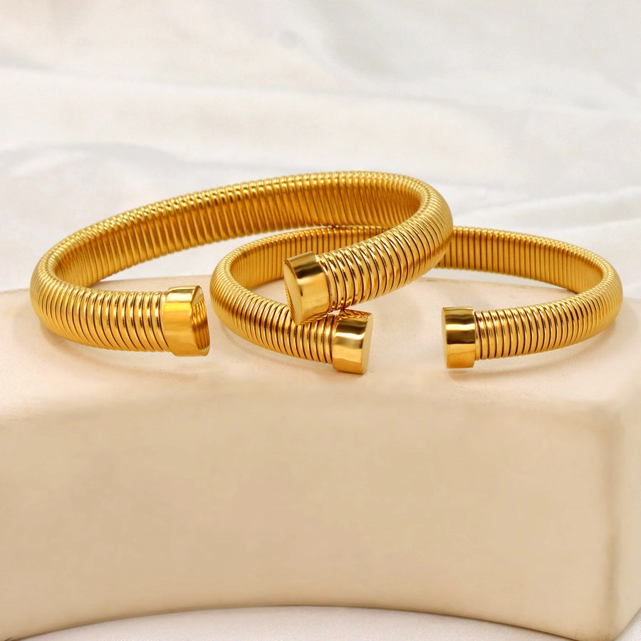 GOLD CLAMP BRACELET