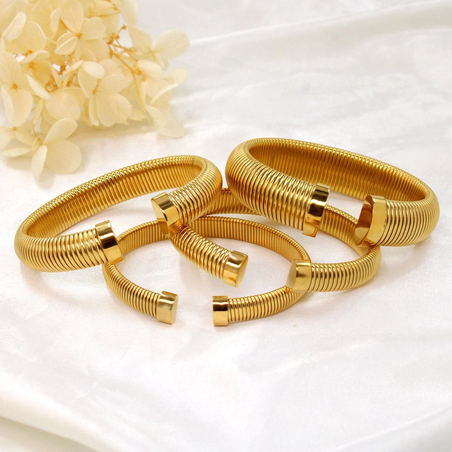 GOLD CLAMP BRACELET